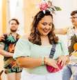 Objetos que compõem a bolsa de Carnaval fazem a diferença na hora de curtir a festa  Foto: carnival fanny pack | Shutterstock / Portal EdiCase