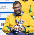 André Rocha com sua medalha de bronze, no Mundial de atletismo de Paris 2023  Foto: Alessandra Cabral/CPB