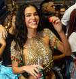 Bruna Marquezine curte carnaval com look brilhante  Foto: Dilson Silva/AGNews
