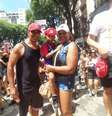 Kauã, de 4 anos, e seus pais, Sergio e Vanessa de Castro, no bloco Minhoqueens, em São Paulo.  Foto: Bruno Almeida/Especial para o Terra
