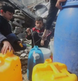 Tubulações que transportam água para os 2,3 milhões de habitantes de Gaza foram danificadas ou destruídas  Foto: Reuters / BBC News Brasil