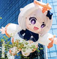 A mascote de Genshin Impact atraiu a atenção dos foliões em SP  Foto: Hoyoverse / Divulgação