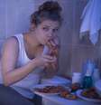 Fome emocional ou compulsão alimentar? Entenda a diferença  Foto: Shutterstock / Saúde em Dia