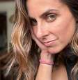 Carol Barcellos x ex-mulher de Marcelo Courrege: jornalista do 'Bom dia Brasil' reage após ser acusada de traição por Renata Heilborn.  Foto: Reprodução, Instagram/@carolbarcellos / Purepeople