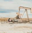 Poços de petróleo têm grande pressão e temperatura nas profundezas, local ideal para armazenar CO2 e usar bactérias para convertê-lo em cristais (Imagem: Joey Harris/Unsplash)  Foto: Canaltech