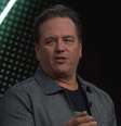 Phil Spencer quer mais jogos sendo lançados em mais lugares  Foto: Reprodução / Microsoft