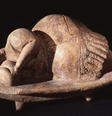 Escultura de mulher deitada em cama  Foto: Getty Images / BBC News Brasil