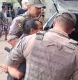  Nas imagens, um homem negro relata aos policiais da Brigada Militar a tentativa de homicídio por parte de um homem branco  Foto: Divulgação / Porto Alegre 24 horas