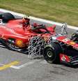 Carlos Sainz durante a pré-temporada no Bahrein em 2023. Os aerorakes serão figurinhas fáceis mais uma vez...  Foto: Scuderia Ferrari