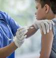 Crianças podem ser vacinadas contra dengue na escola a partir de março  Foto: iStock