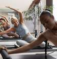Professora explica como o pilates pode ser bom para a saúde dos idosos  Foto: Freepik/Divulgação / Boa Forma