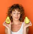 O abacate é uma fruta que oferecer diversos benefícios à saúde  Foto: All kind of people | Shutterstock / Portal EdiCase