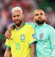 Neymar e Daniel Alves  Foto: Michael Steele/GettyImages