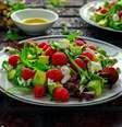 Salada de rúcula com framboesa  Foto: DronG | Shutterstock / Portal EdiCase