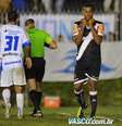  Foto: Divulgação / Vasco - Legenda: Elton comemora pênalti marcado na semifinal contra o Avaí, em 2011 / Jogada10