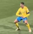 Cristiano Ronaldo fazendo gesto obsceno.   Foto: reprodução x / Esporte News Mundo