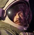 Apesar da estranha relação com a aranha espacial, o verdadeiro peso de O Astronauta está na autorreflexão (Imagem: Divulgação/Netflix)  Foto: Canaltech