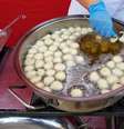 Fritura em imersão deve ser feita com muito cuidado; aprenda com a chef!  Foto: iStock