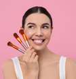 Os estilos de maquiagem acompanham as tendências da moda  Foto: New Africa | Shutterstock / Portal EdiCase