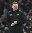 Eddie Howe durante jogo do Newcastle   Foto: JUSTIN TALLIS | AFP via Getty Images / Esporte News Mundo