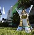  Foto: Lucas Figueiredo/CBF - Legenda: Troféu do Campeonato Brasileiro / Jogada10