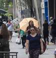 Relógios na Avenida Paulista marcando temperatura acima de 30º em dia de forte calor na cidade de São Paulo.  Foto: Taba Benedicto/Estadão - 16/11/23 / Estadão