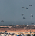 EUA fazem 1º lançamento aéreo de ajuda humanitária em Gaza   Foto: Reprodução/Redes Sociais 