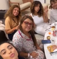 Internada com hérnia de disco, Preta Gil faz 'piquenique' com amigas no hospital  Foto: Reprodução/Instagram