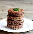 Hambúrguer de feijão-vermelho  Foto: OnlyZoia | Shutterstock / Portal EdiCase