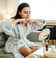 É possível afinar o rosto apenas com massagem facial?  Foto: eclipse_images