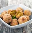 Bolinho de grão-de-bico com semente de gergelim  Foto: Alessio Orru | Shutterstock / Portal EdiCase
