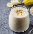 Vitamina de banana com aveia  Foto: Irina Rostokina | Shutterstock / Portal EdiCase