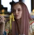 Jodie Comer comendo foi premiada por sua atuação em Kiling Eve. (Divulgação/BBC)  Foto: Canaltech