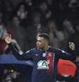  Foto: Julien de Rosa/AFP via Getty Images - Legenda: Mbappé vai sair em junho e PSG espera faturar / Jogada10