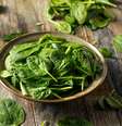 O consumo de espinafre é importante para a saúde  Foto: Brent Hofacker | Shutterstock / Portal EdiCase