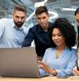 A área requer trabalhos burocráticos, mas também ocorrem visitas técnicas, em uma rotina variada  Foto: Imagem ilustrativa/Freepik