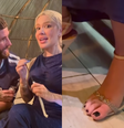 Karoline Lima e Léo Pereira brincam sobre os pés da influenciadora em jantar com amigos  Foto: Reprodução/Redes Sociais