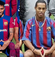 Raphinha imita gesto de Ronaldinho em foto oficial do Barcelona  Foto: Reprodução/Redes Sociais/Barcelona 