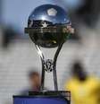 Taça da Copa Sul-Americana   Foto: Staff Images/ CONMEBOL / Esporte News Mundo