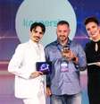 Fabiano Tricarico recebendo o prêmio da Kaspersky (Imagem: Canaltech)  Foto: Canaltech