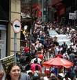 Comércio na rua 25 de Março, Centro de São Paulo  Foto: Paulo Pinto/Agência Brasil / Perfil Brasil