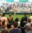  Foto: Fábio Menotti/Palmeiras - Legenda: Cícero Souza foi homenageado por funcionários do Palmeiras / Jogada10