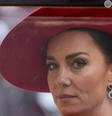 Kate Middleton apareceu! Princesa comenta sumiço de 2 meses e aparece sorridente em primeira foto após cirurgia misteriosa.  Foto: Getty Images / Purepeople