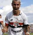  Foto: Rubens Chiri / São Paulo - Legenda: Luciano celebra o seu gol. o segundo do São Paulo sobre o Ituano / Jogada10