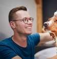 Alguns cuidados são importantes para evitar pulgas e carrapatos no cachorro  Foto: Jaromir Chalabala | Shutterstock / Portal EdiCase