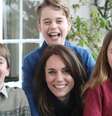 Recuperando-se de uma cirurgia abdominal, a foto foi tirada pelo príncipe William, e não por um fotógrafo oficial  Foto: PRINCE OF WALES / BBC News Brasil