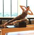 Pilates visa o controle e a conexão entre corpo e mente  Foto: Feel-Good | Shutterstock / Portal EdiCase