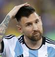 Messi antes de Brasil x Argentina, Brasil e Argentina, pelas Eliminatórias Sul-Americanas da Copa do Mundo de 2026   Foto: DANIEL RAMALHO | AFP via Getty Images / Esporte News Mundo