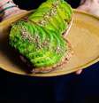 Avocado toast, torta que leva a versão mais cremosa do abacate  Foto: Maria Carolina Castro de Menezes Ribeiro