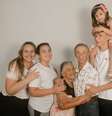 Izabel da Silva, de 70 anos, tem uma filha e é avó de três netos  Foto: Arquivo Pessoal/Agência Einstein